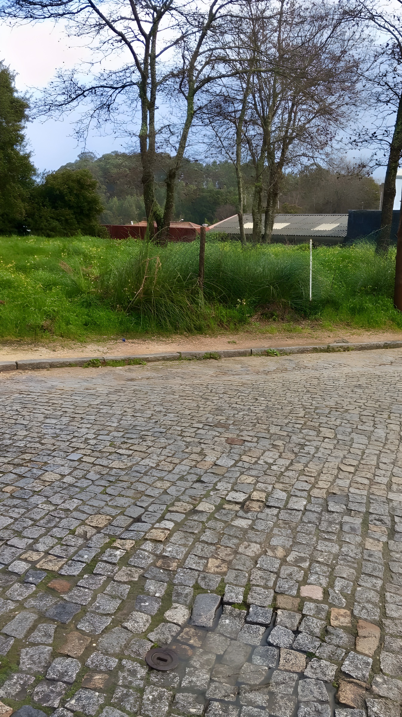 Terreno urbano com 600 m² em Gulpilhares para moradia de 4 frentes