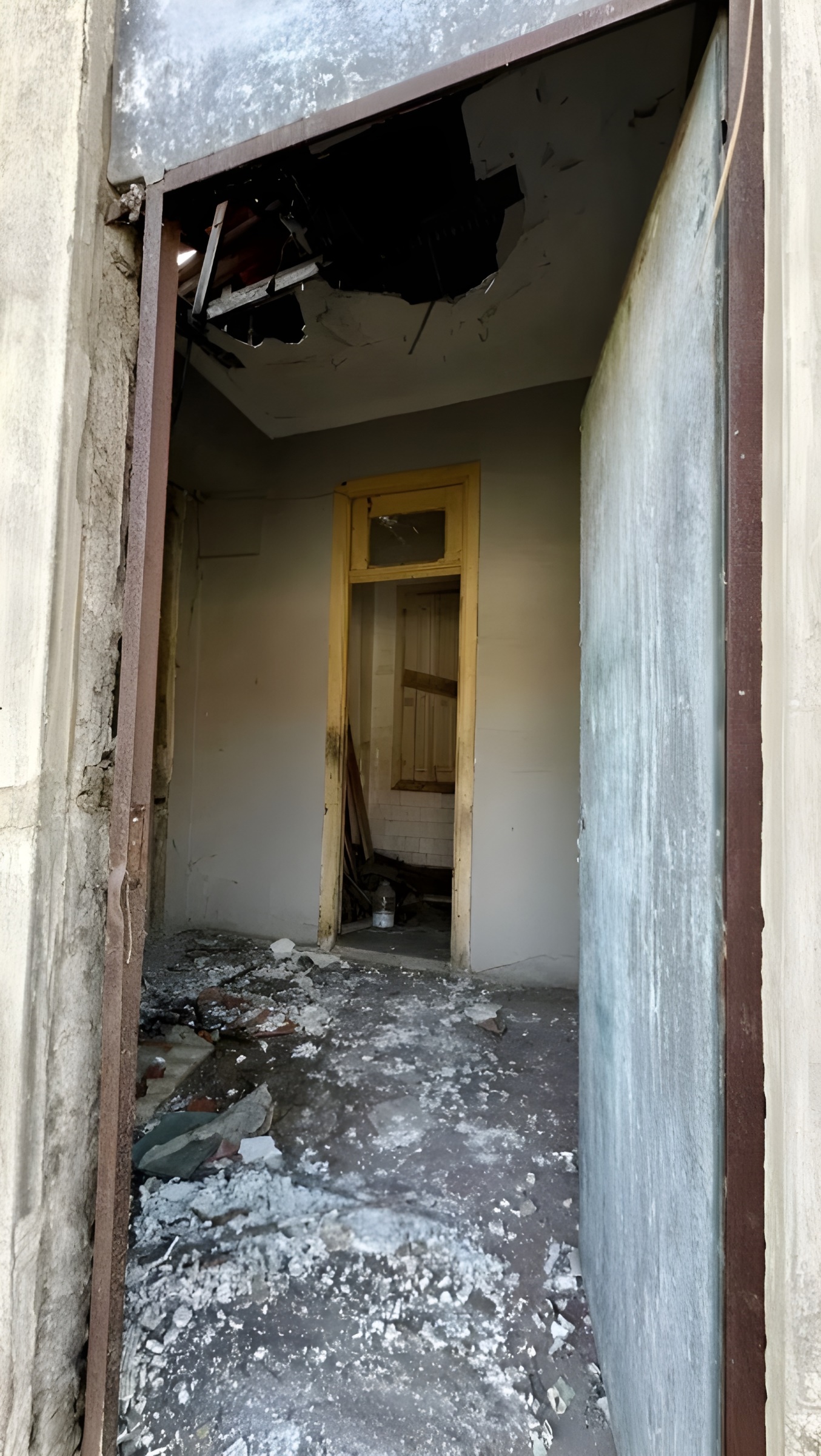 Moradia independente com terreno em zona central de São Mamede Infesta — miniatura 13