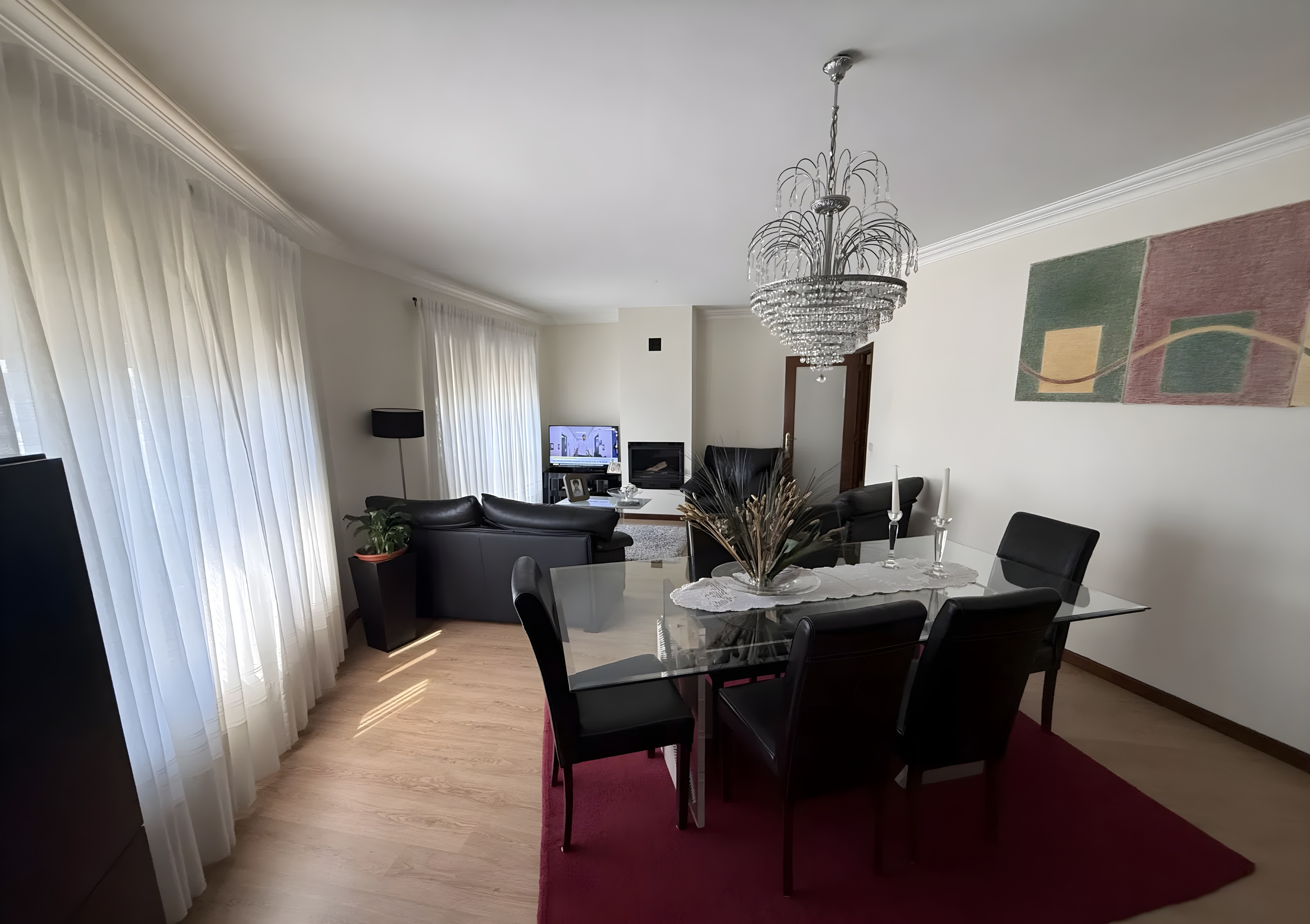 Apartamento T2 renovado na Madalena com garagem e arrumos — miniatura 5