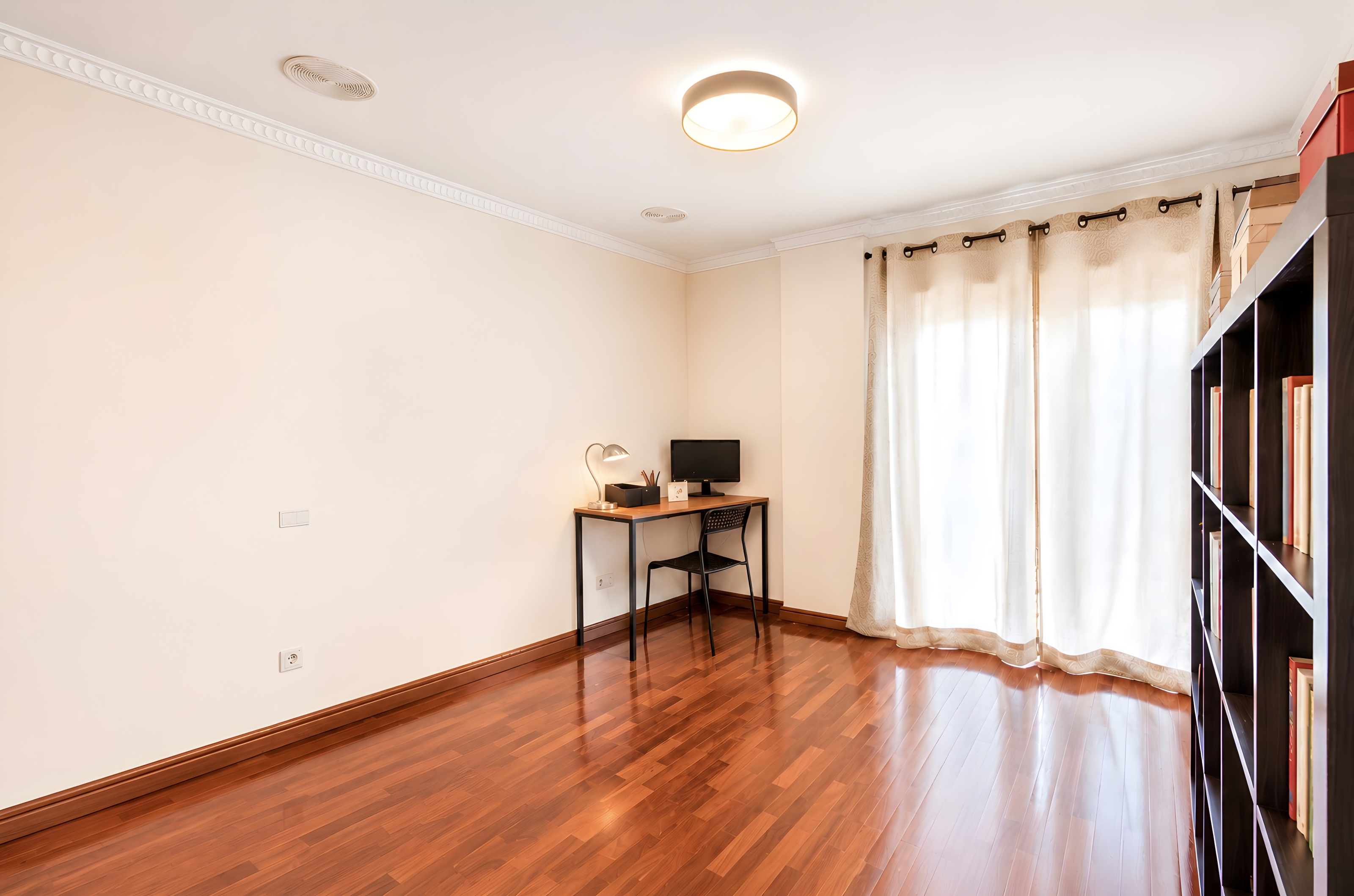 Apartamento T2+1 com suite e varanda no centro de Gaia — miniatura 24
