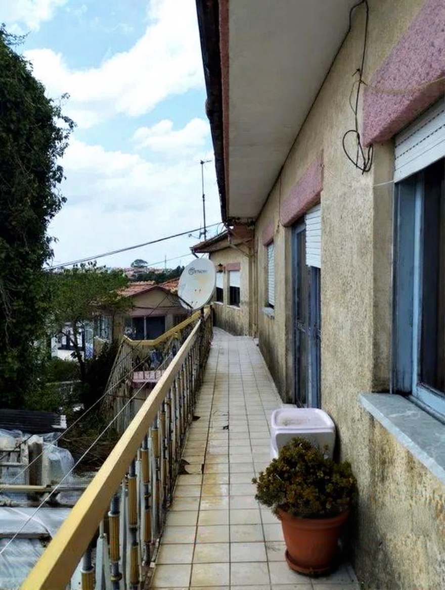 Moradia para recuperar com projeto de transformação em Serzedo — miniatura 7