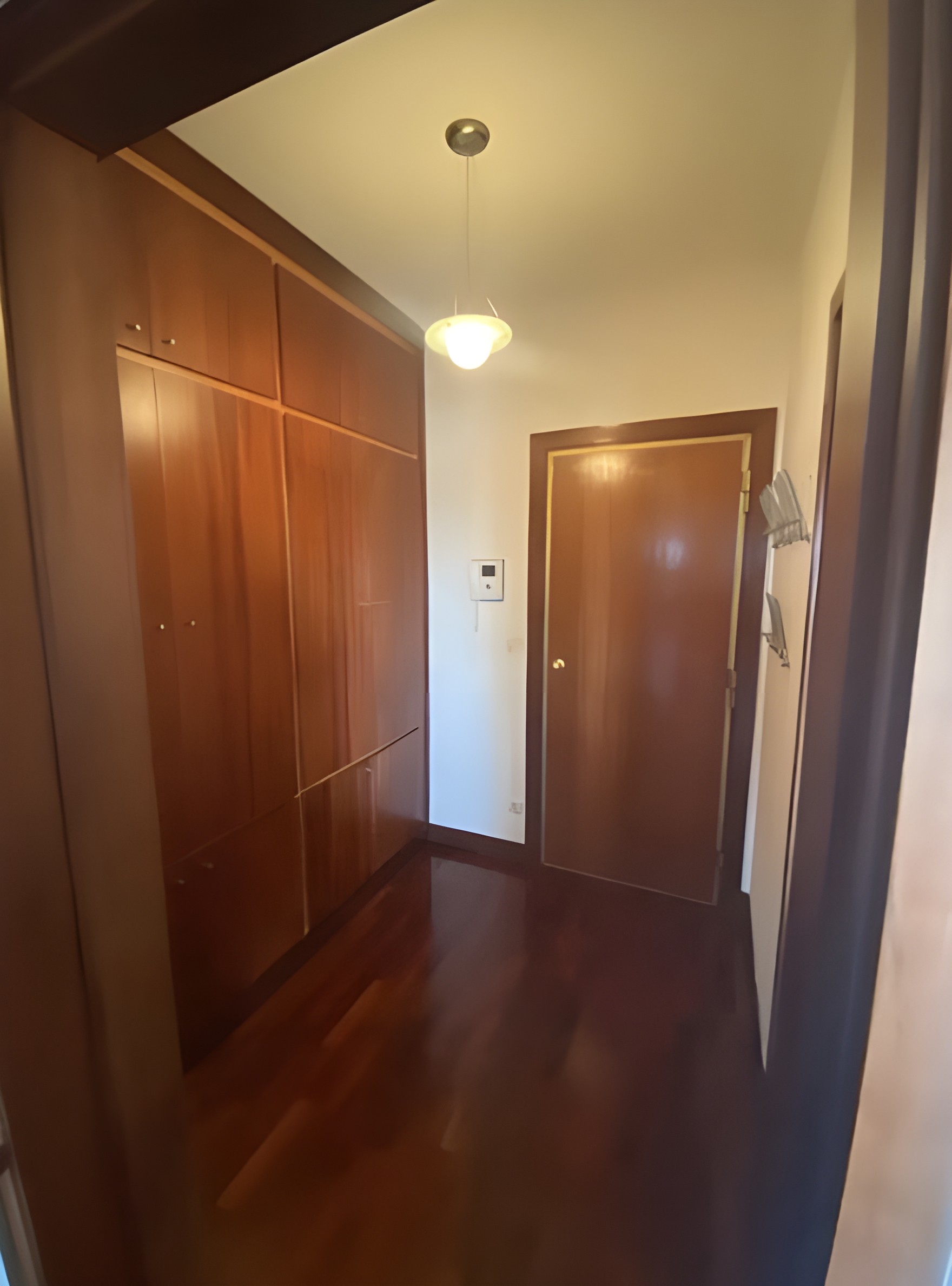 Apartamento T3 em condomínio privado junto ao metro de Carolina Michaelis — miniatura 2