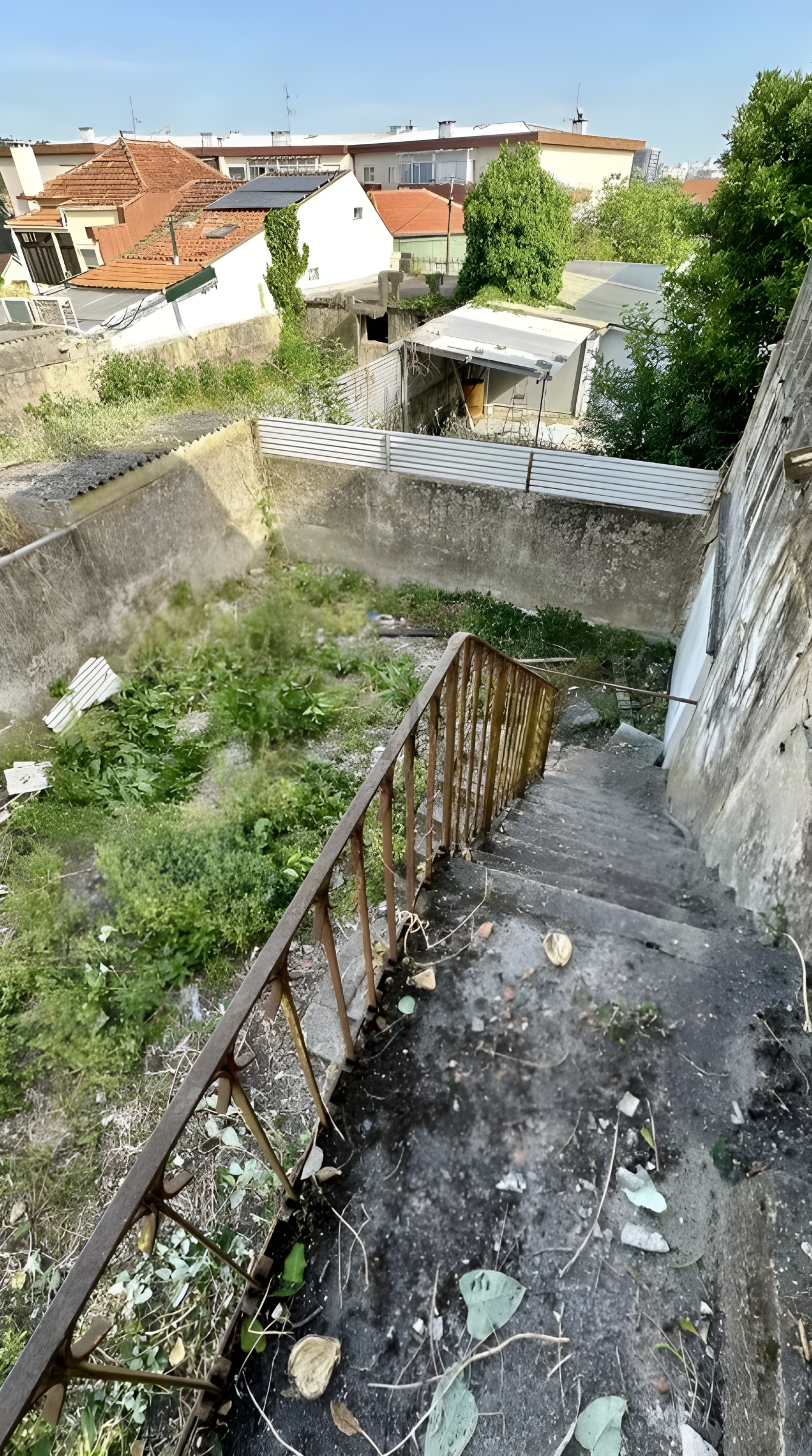 Moradia independente com terreno em zona central de São Mamede Infesta — miniatura 11