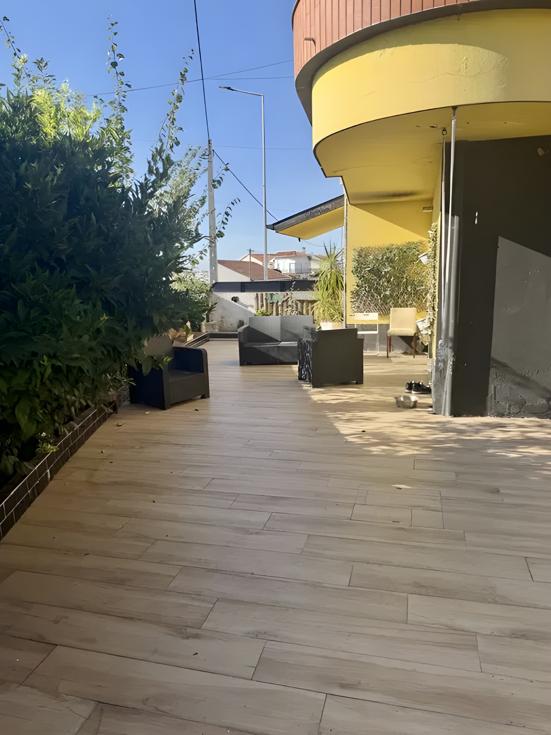 Moradia T5 com amplo espaço exterior e excelente localização em Grijó — miniatura 3