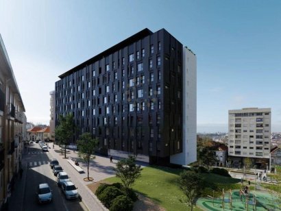 Loja com lugar de garagem para venda no centro de Gaia