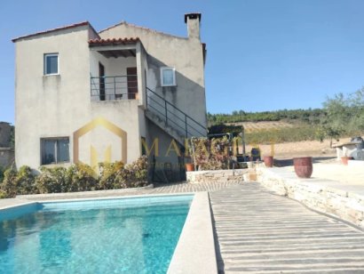 Quinta da Travessa com 3 hectares e piscina em Freixo Espada à Cinta