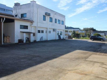 Armazém industrial em Lourosa