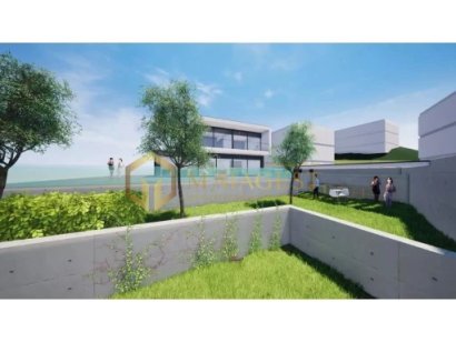 Moradia T5 com piscina e vista panorâmica sobre o Rio Douro