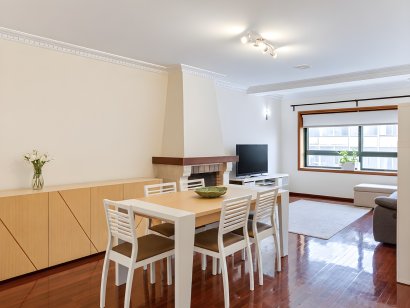Apartamento T2+1 com suite e varanda no centro de Gaia