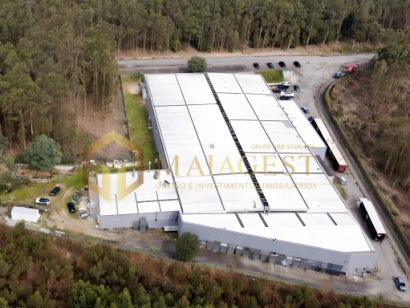 Armazém de grande dimensão à venda em Vila do Conde