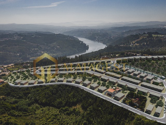 Moradia T5 com piscina e vista panorâmica sobre o Rio Douro — miniatura 13
