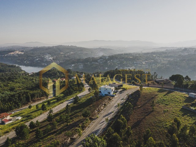 Moradia T5 com piscina e vista panorâmica sobre o Rio Douro — miniatura 16